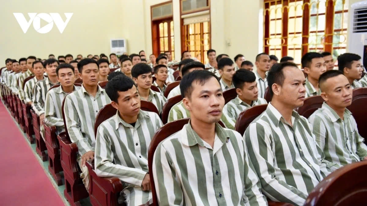 President grants amnesty to over 8,000 prisoners, including 25 foreigners